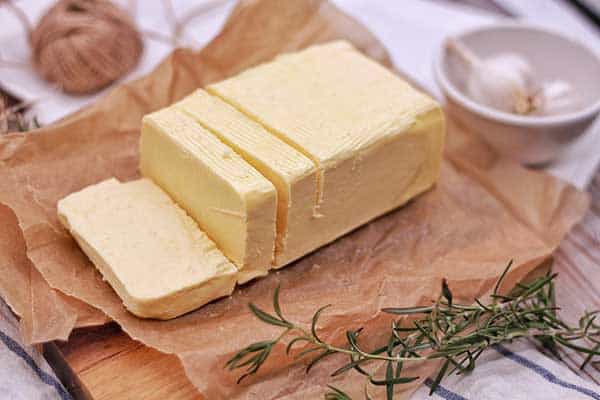 Are there benefits of eating butter for cats？