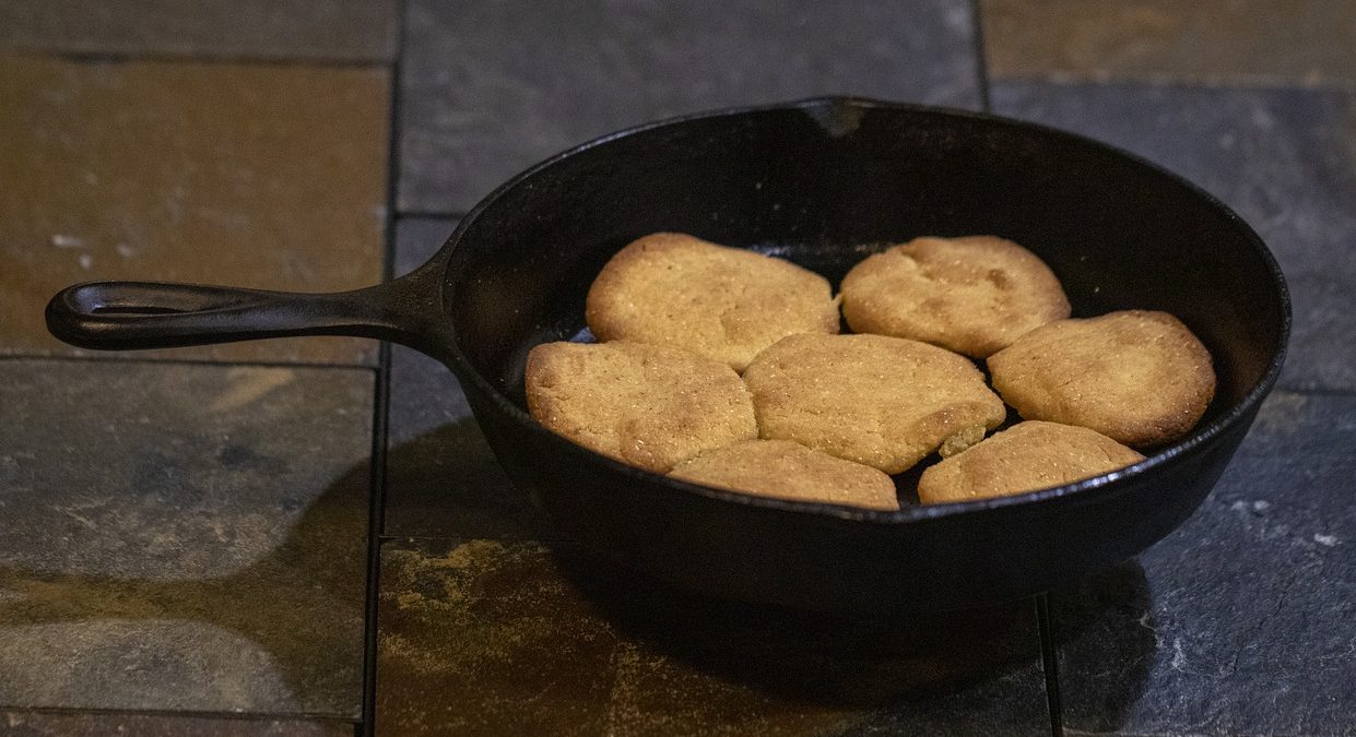 Can Cats Eat Cornbread?